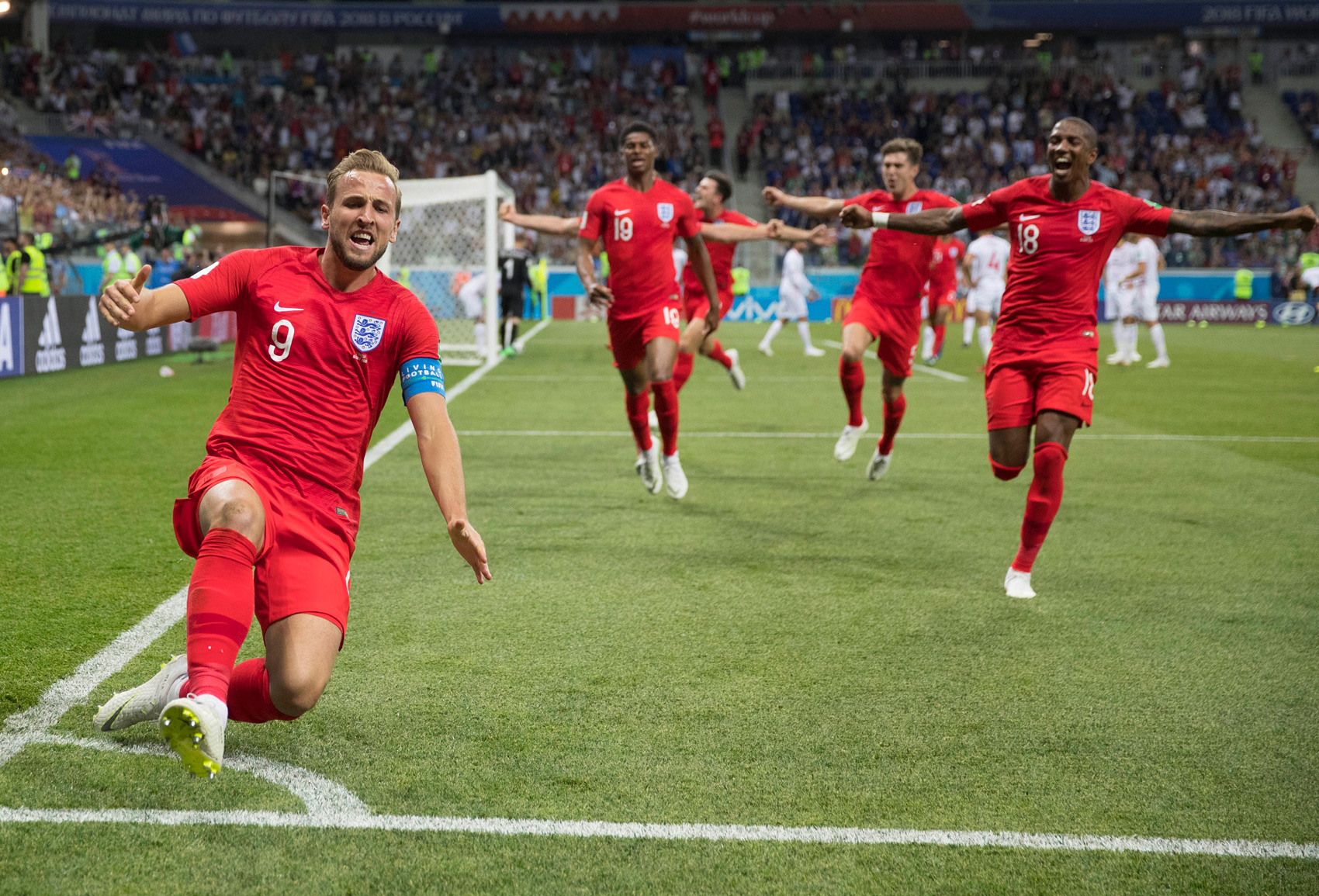 Harry Kane van Engeland scoort tegen Tunesië tijdens de 2018 FIFA World Cup Groep G