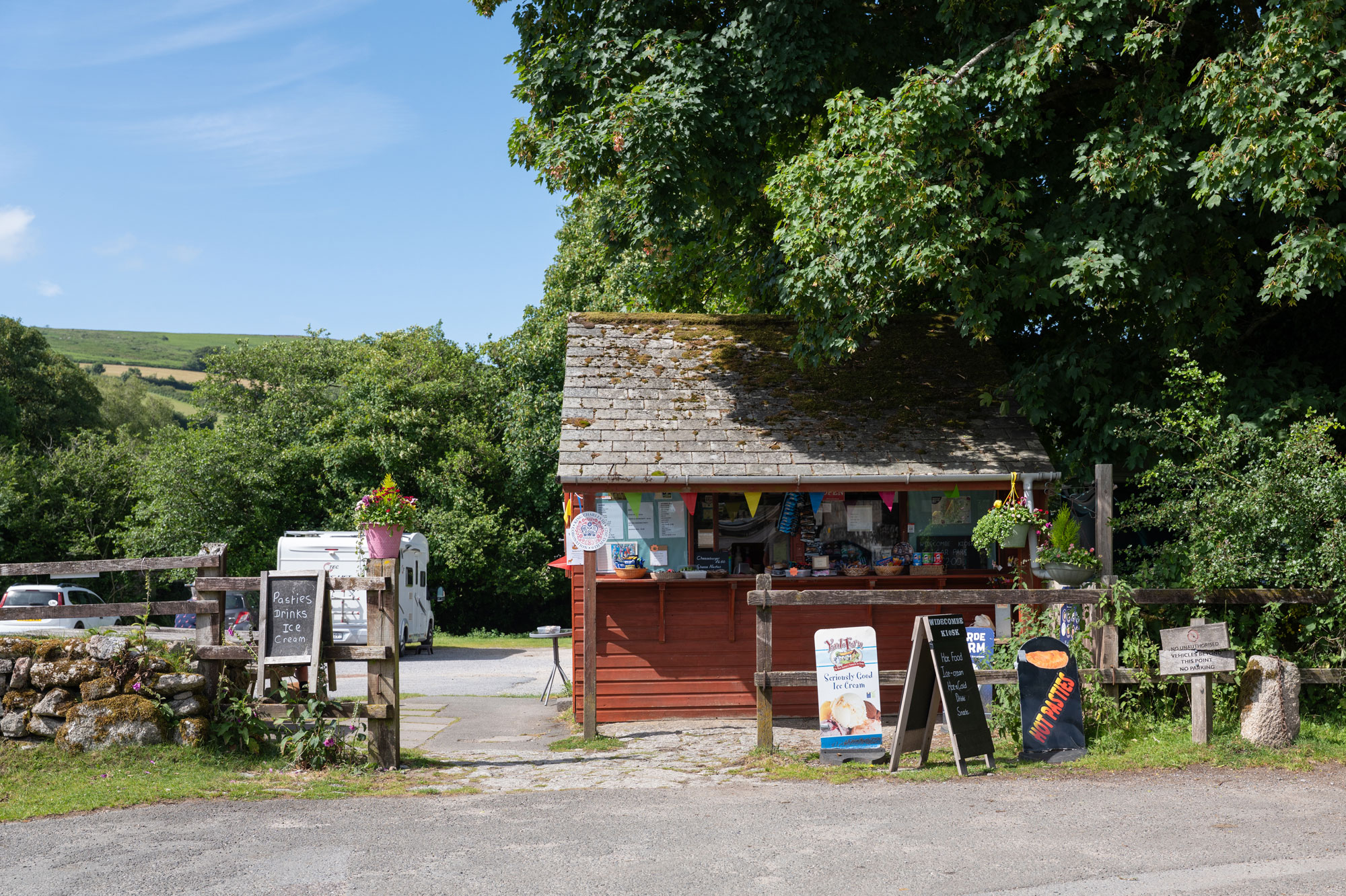 A small roadside cafe advertising ice-cream and pasties in Dartmoor, photo by Amy Moore with the Panasonic S1R II 