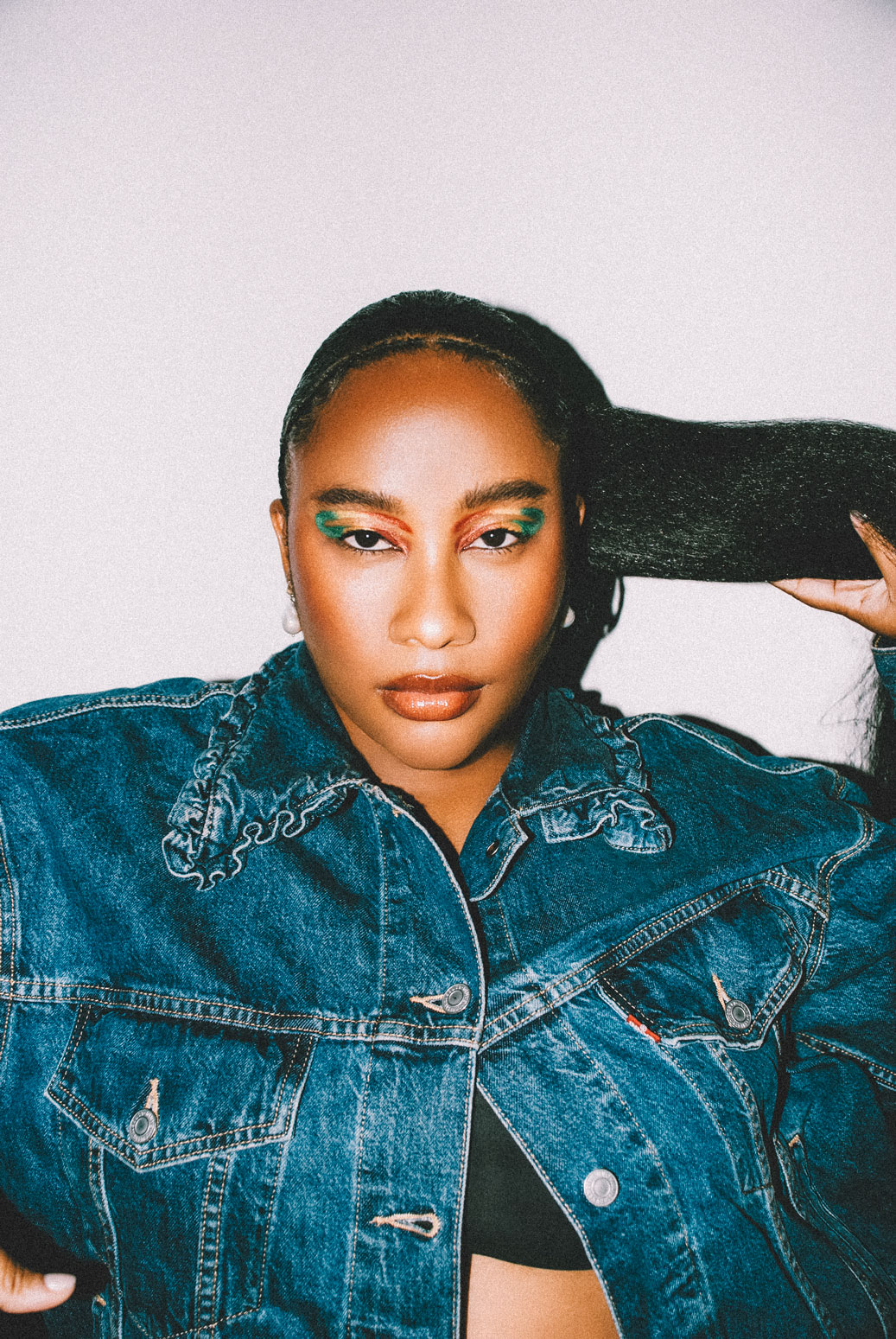 La chanteuse Zuri Marley prend la pose pour la photographe Lindsey Byrnes pendant un shooting pour Ladygunn magazine.
