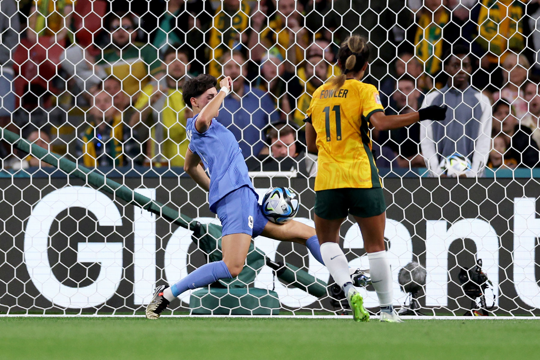 Élisa De Almeida of France blocks a shot by Mary Fowler of Australia during the FIFA Women's World Cup Australia & New Zealand 2023 quarterfinal match between Australia and France. Photo by Elsa Garrison on a Canon EOS R3.