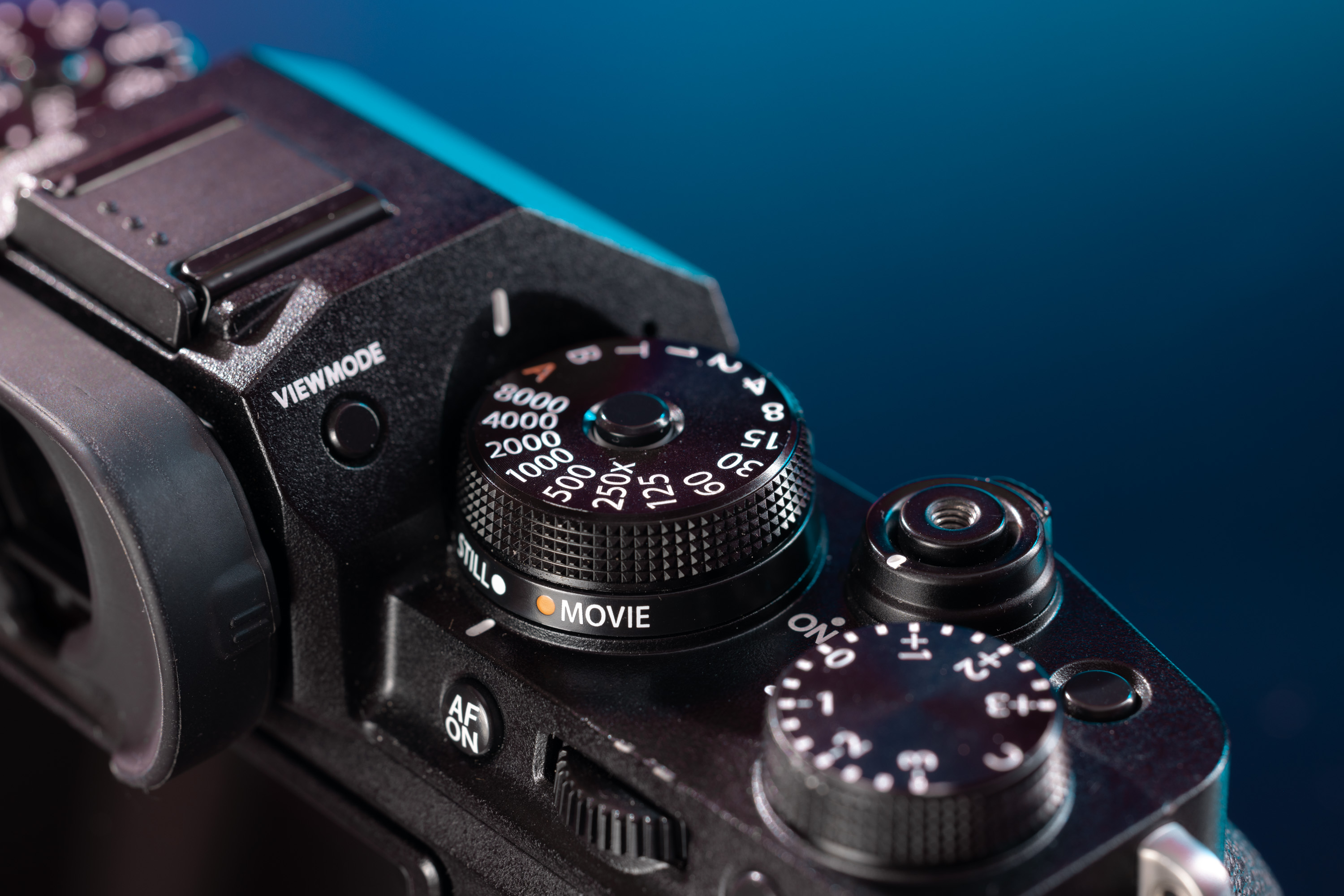 Top dials of the Fujifilm X-T4