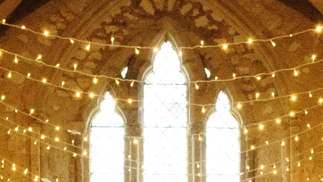 Nahaufnahme, die das Rauschen bei ISO 8000 mit der Ricoh GR IV zeigt.