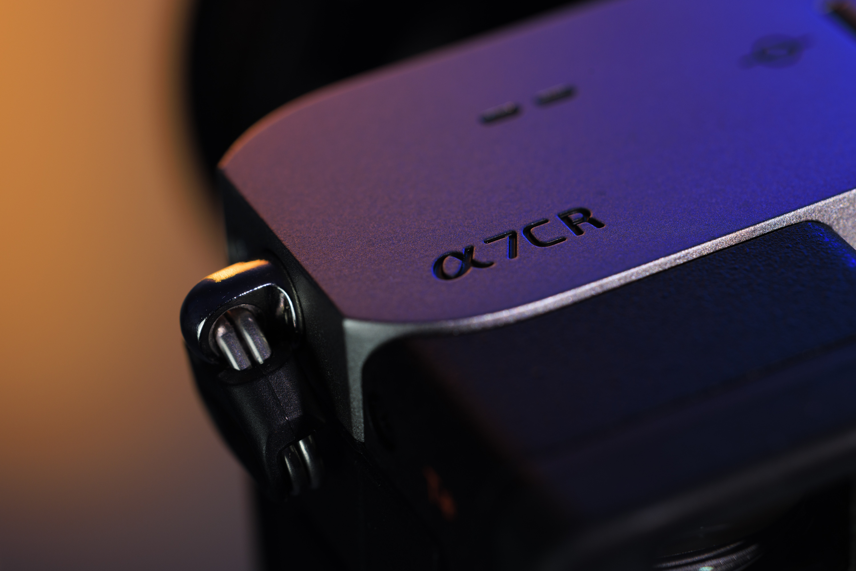 Close-up van de inscriptie op de Sony A7CR