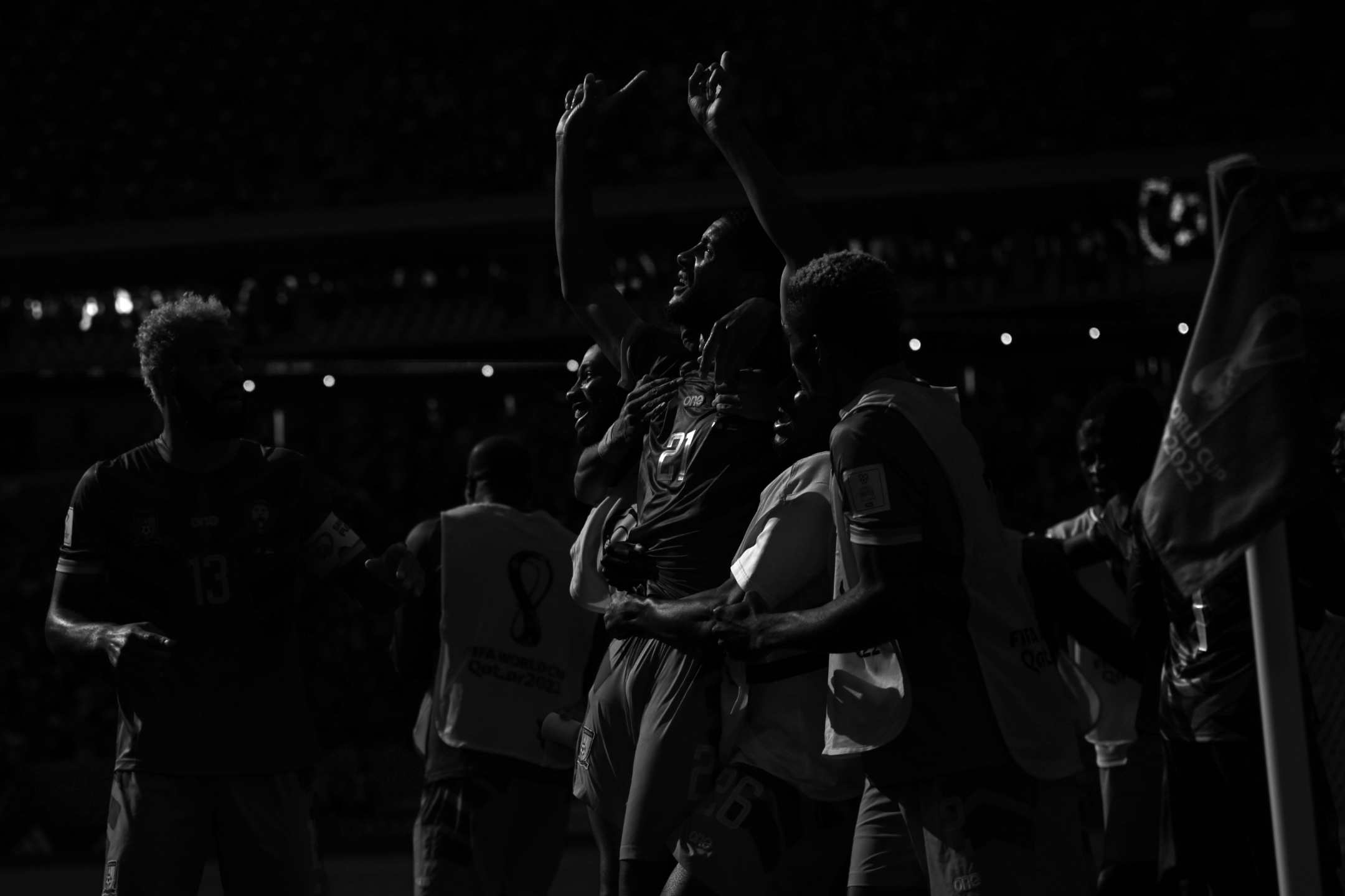 L’équipe du Cameroun lors du match nul contre la Serbie, Coupe du Monde 2022. Photo prise par Ryu Voelkel avec un Nikon Z9.