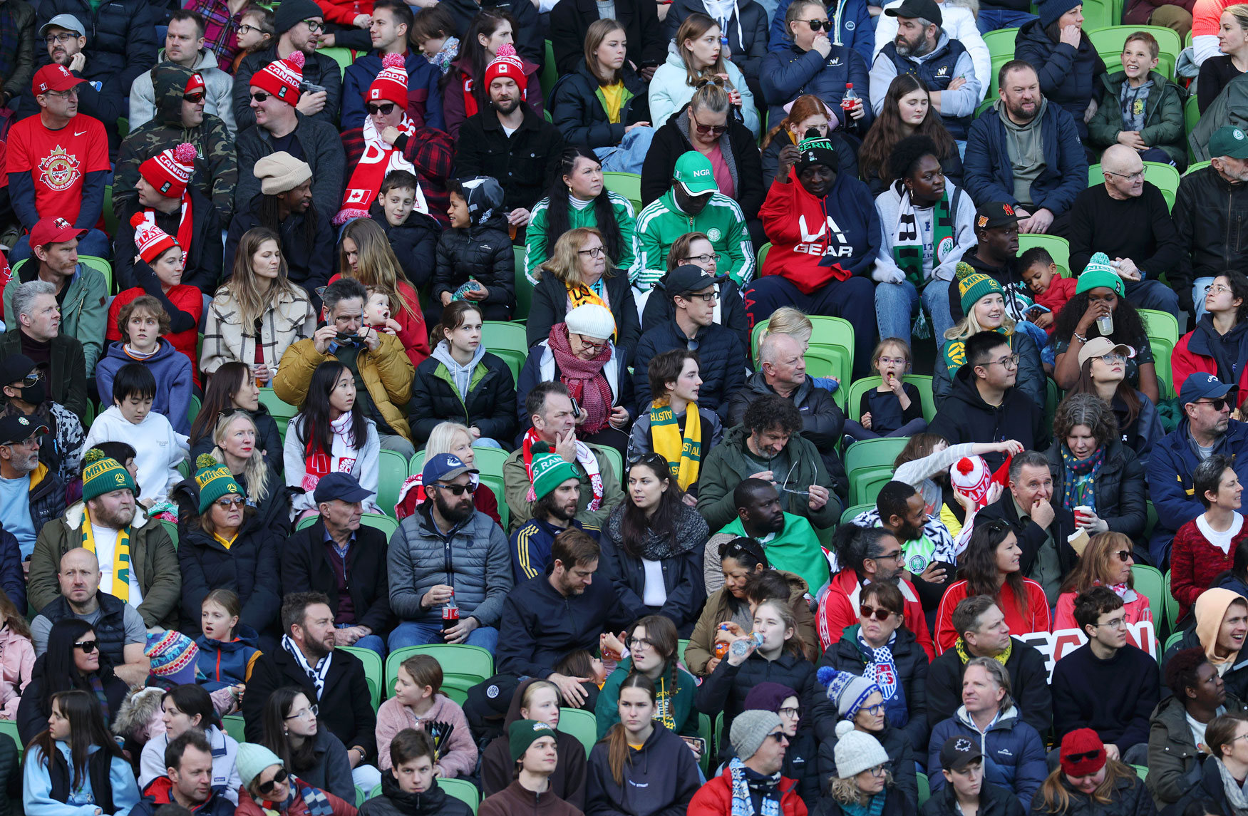 Les supporters du Canada et du Nigeria lors de la Coupe du Monde Féminine de la FIFA 2023 au Rectangular Stadium de Melbourne en Australie. Photo par Elsa Garrison prise avec un Canon EOS R3.