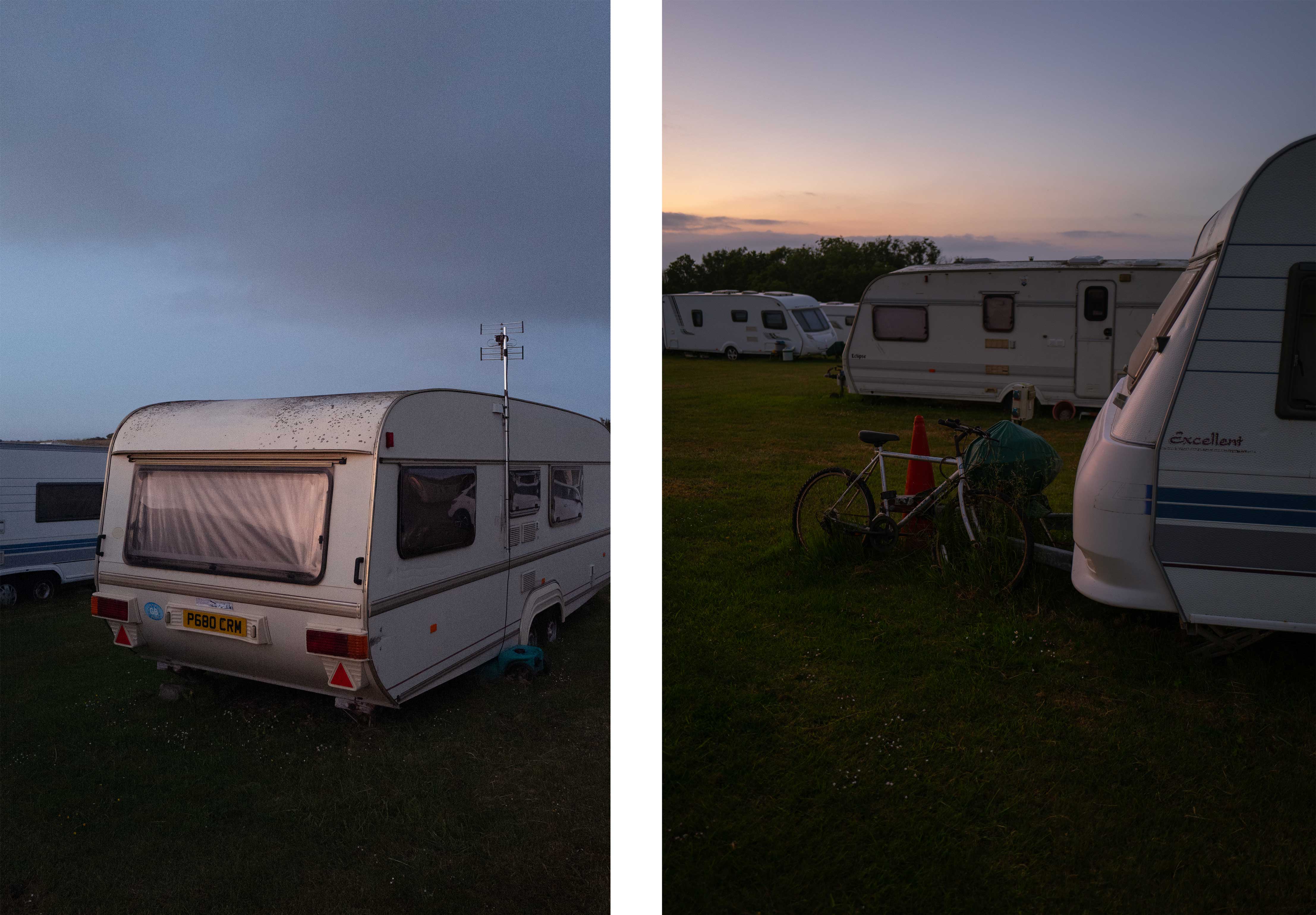 Twee beelden van caravans in een caravanpark in Cornwall, Vereningd Koninkrijk bij zonsondergang