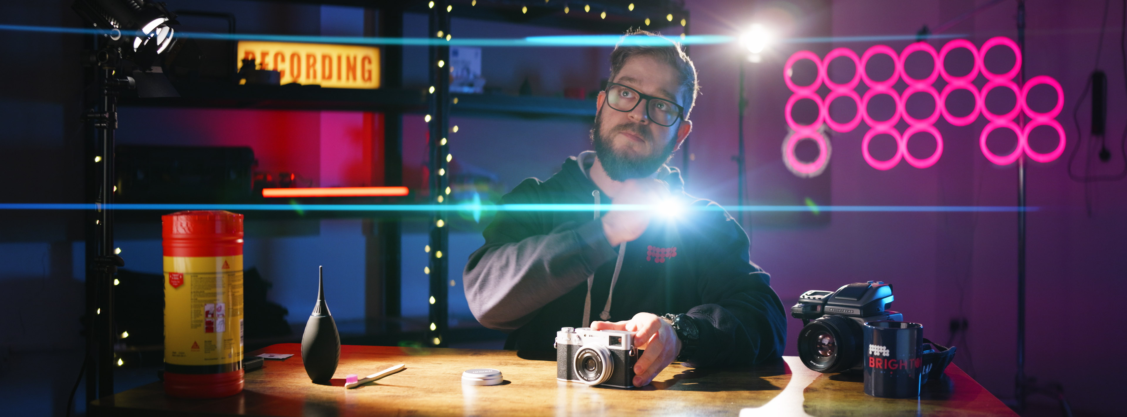 Venus Laowa 27mm T2.8 Nanomorph [Blue Flare] + Sony FX3 | author: Jakub Golis | model: Filip Mihai - @phil.the.rhythm 