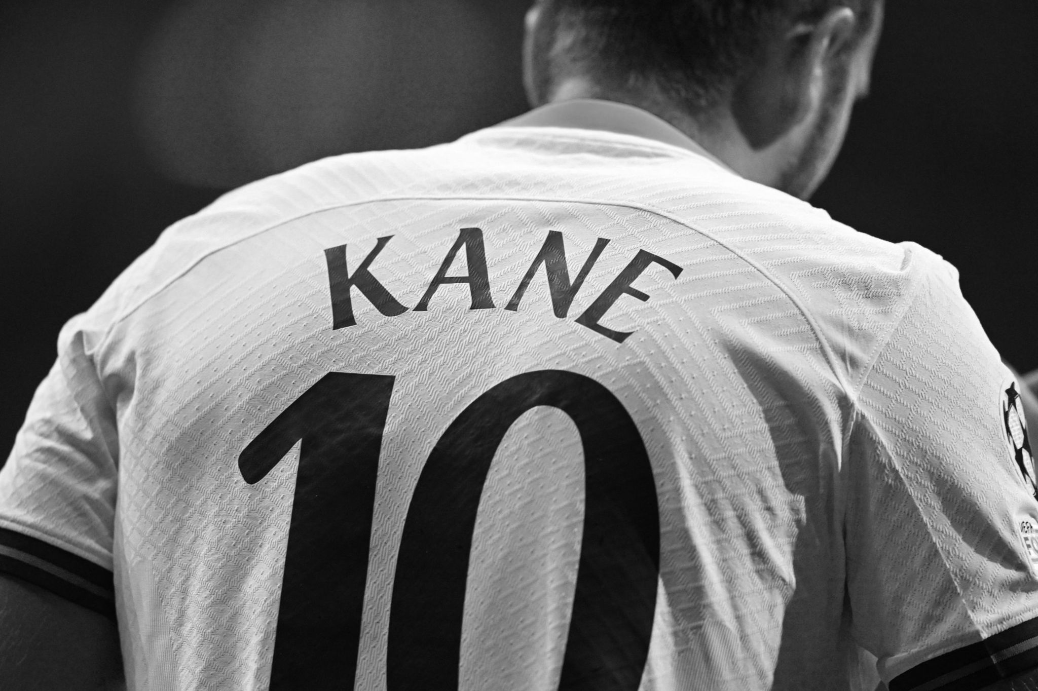 Harry Kane wearing a number 10 shirt