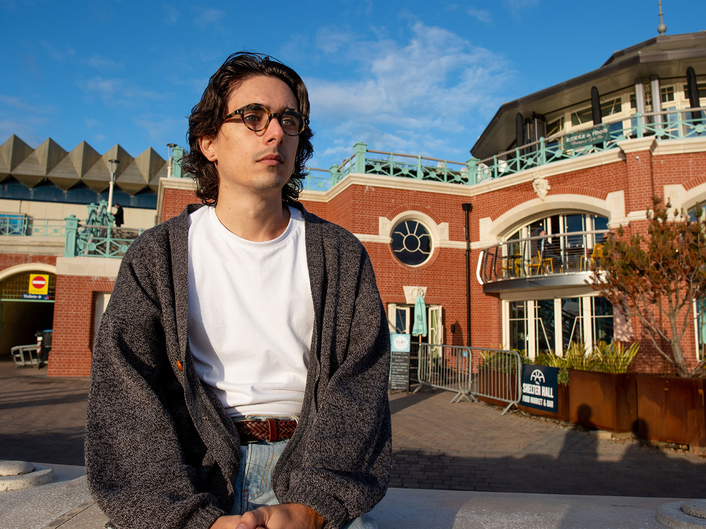 Portrait of a person on Brighton seafront, taken with a Canon EOS M6 Mark II