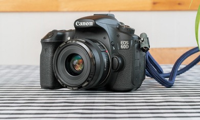 Canon EOS 60D + EF 35mm f/2 family gifting