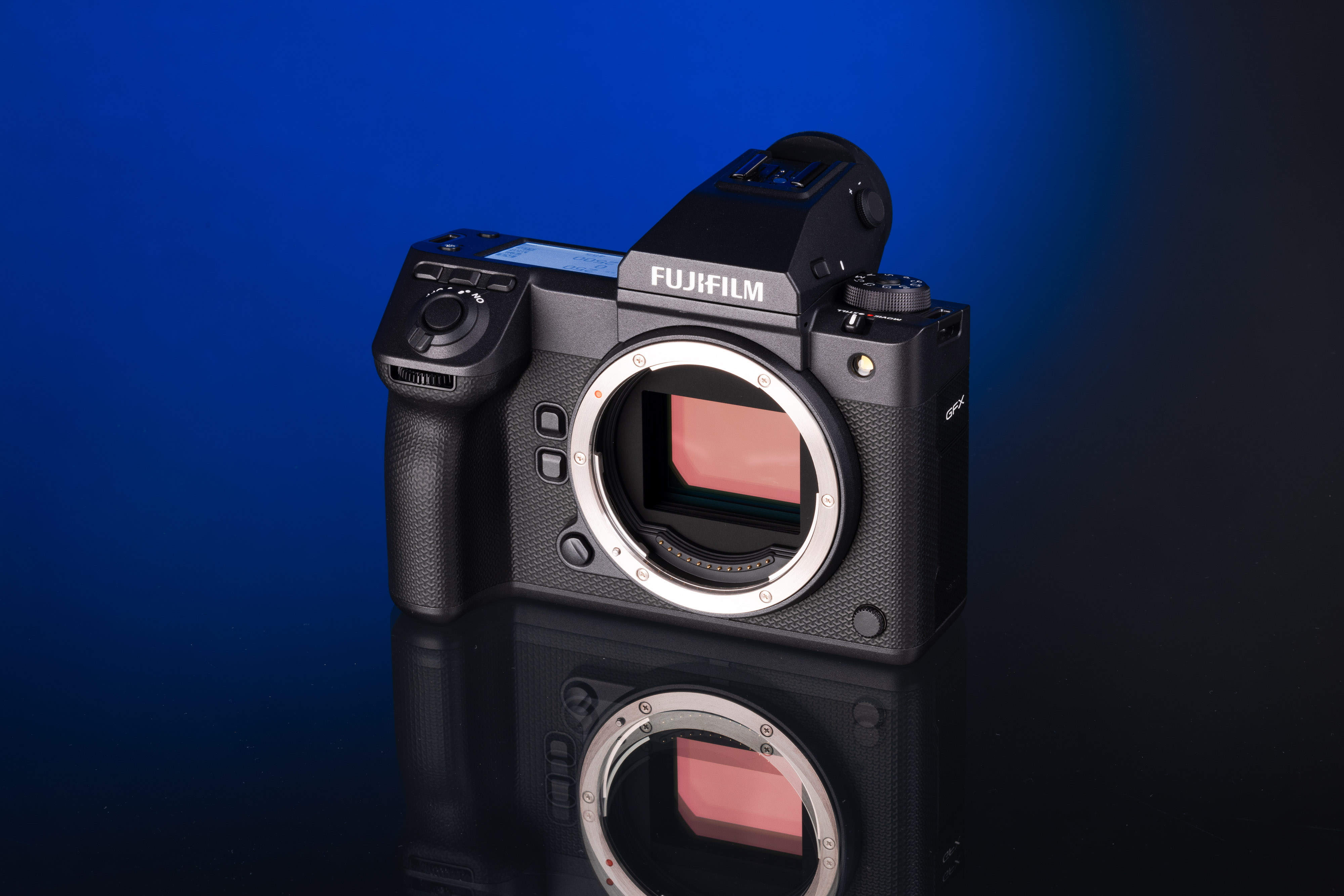 Tweedehands Fujifilm GFX 100 II met de sensor belicht