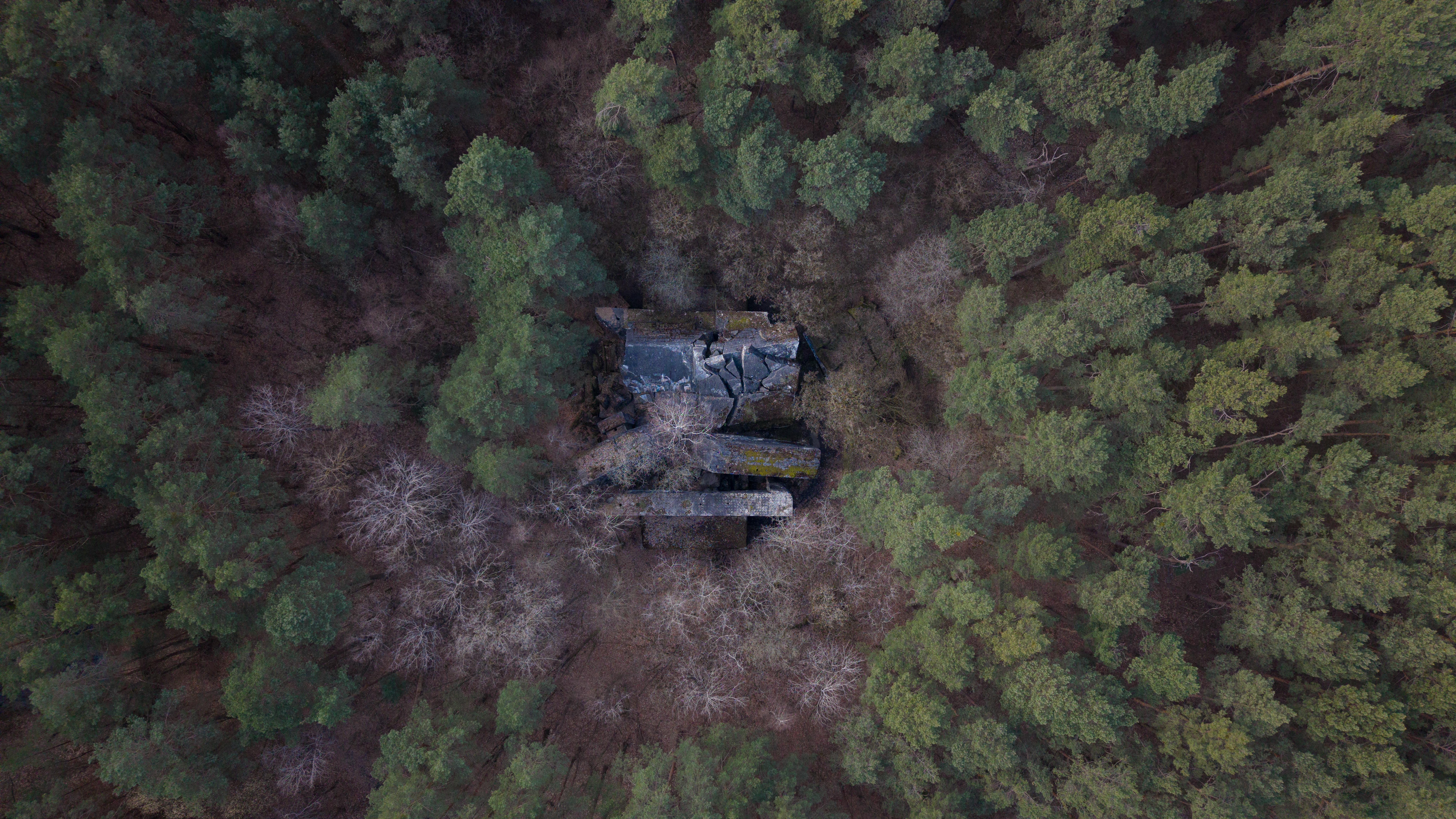 Vista aérea do Bunker Koralle captada com o DJI Mini 5 Pro