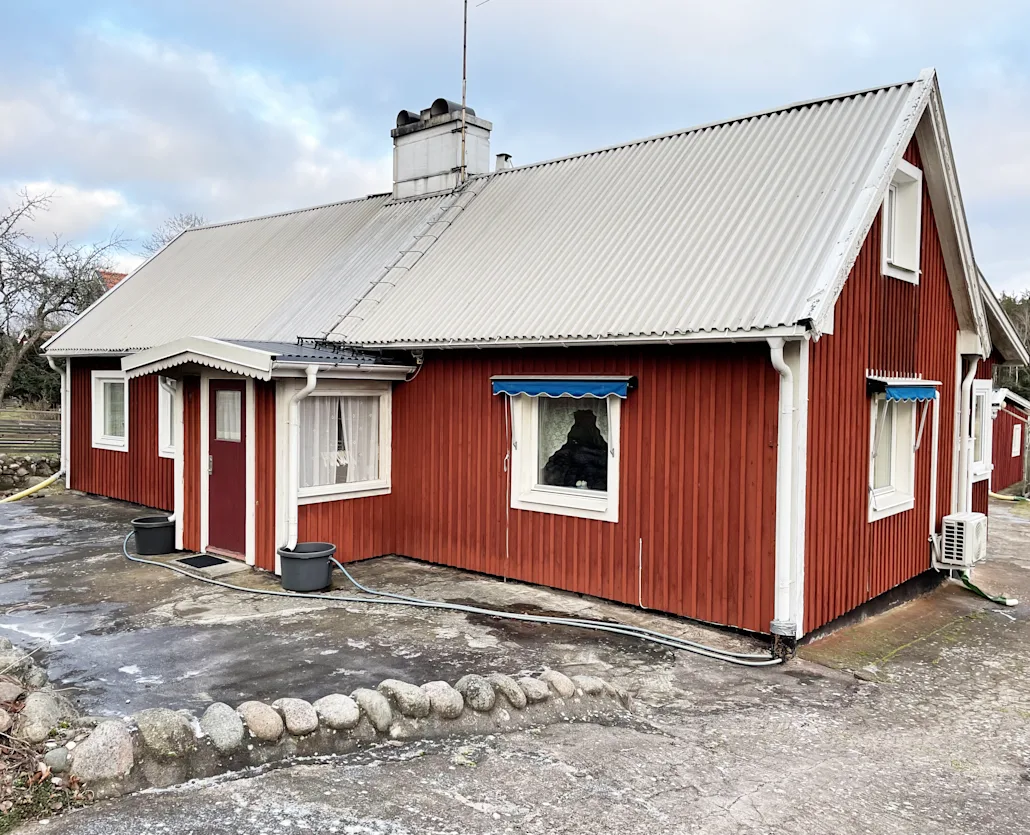 A photograph of our house located at Hogsbyvagen 50.