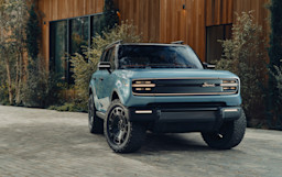 Scout_Traveler_Front 34