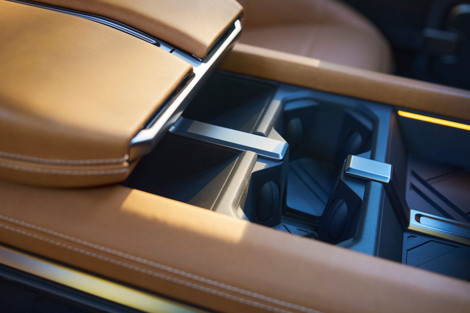 01 D2-Traveler-Interior-3654