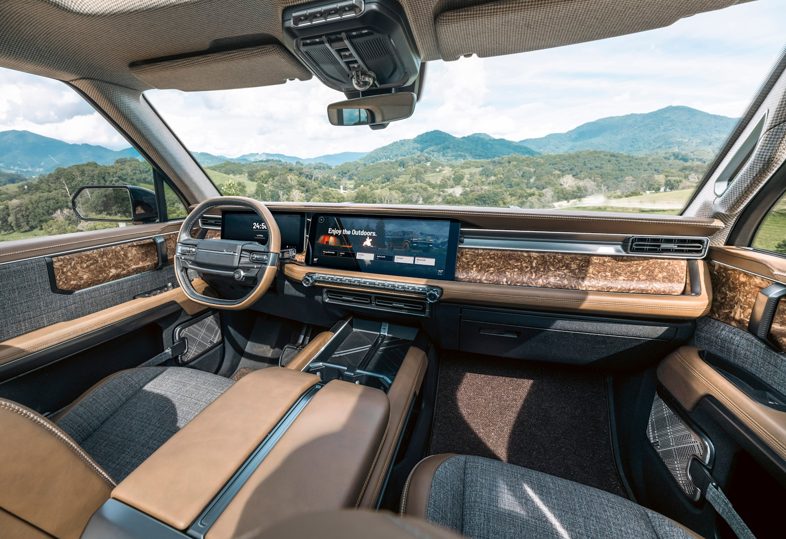 Scout Traveler Mountainside Interior ZW06
