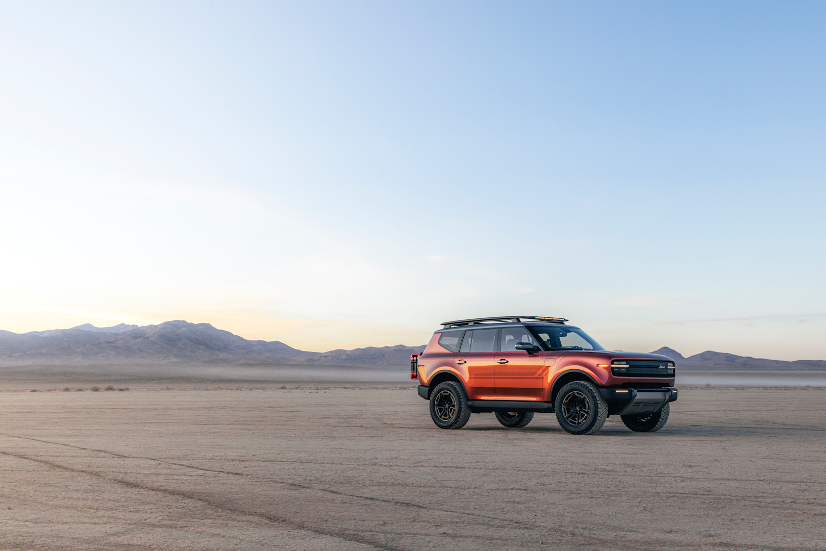 Scout_Traveler_Red_Desert-2