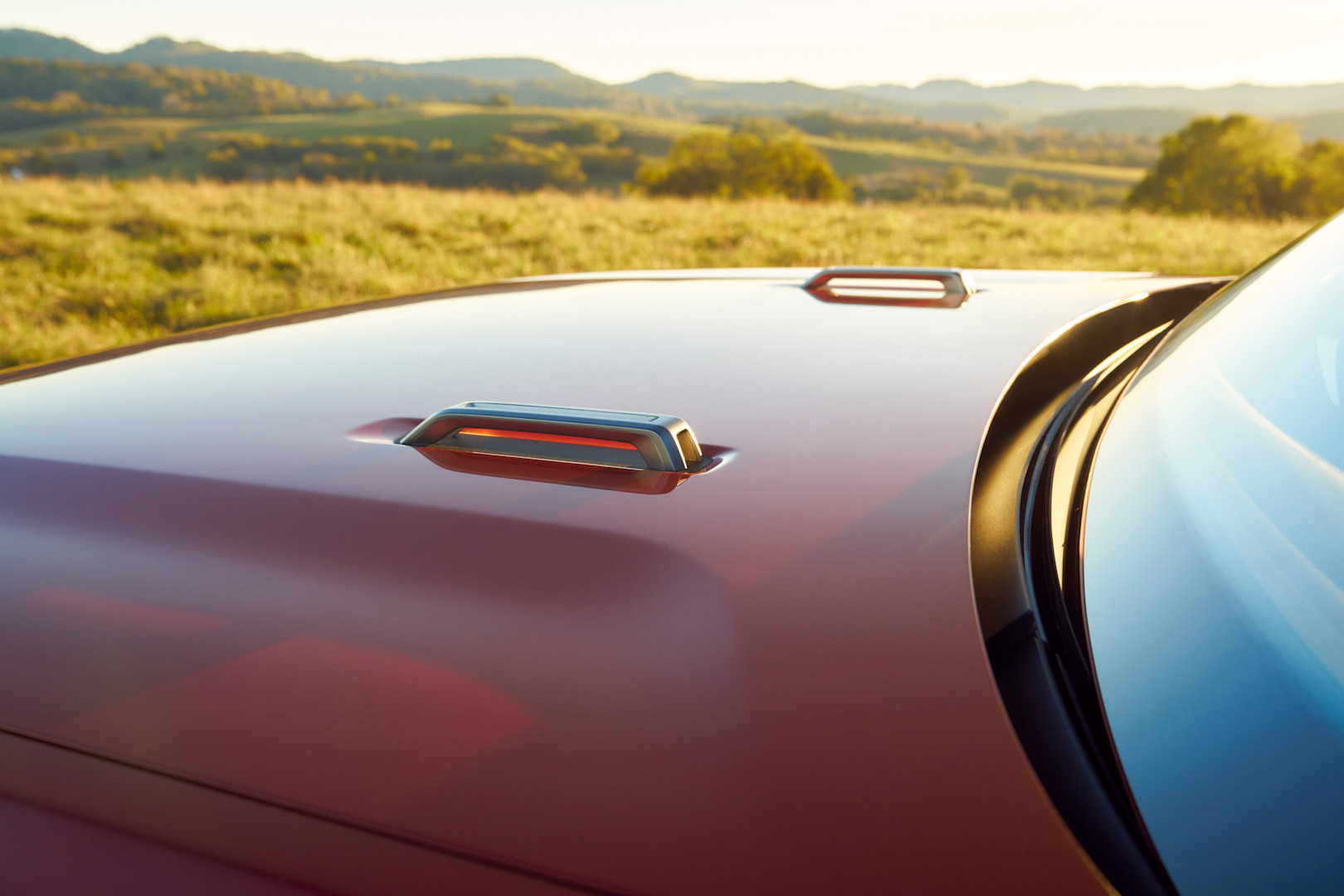 Front bonnet of a traveler