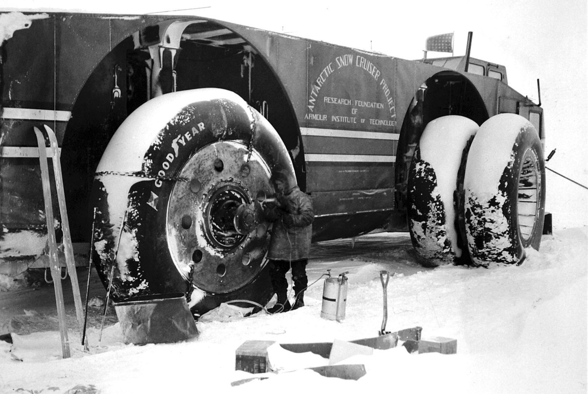 Even an additional set of (spare) wheels and chains did not completely eliminate the driving problems.