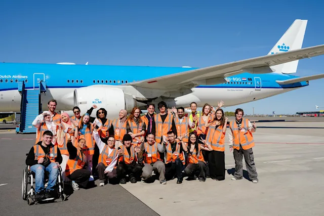 Young people from Amsterdam at Schiphol