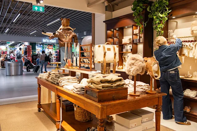 Donsje Schiphol Airport