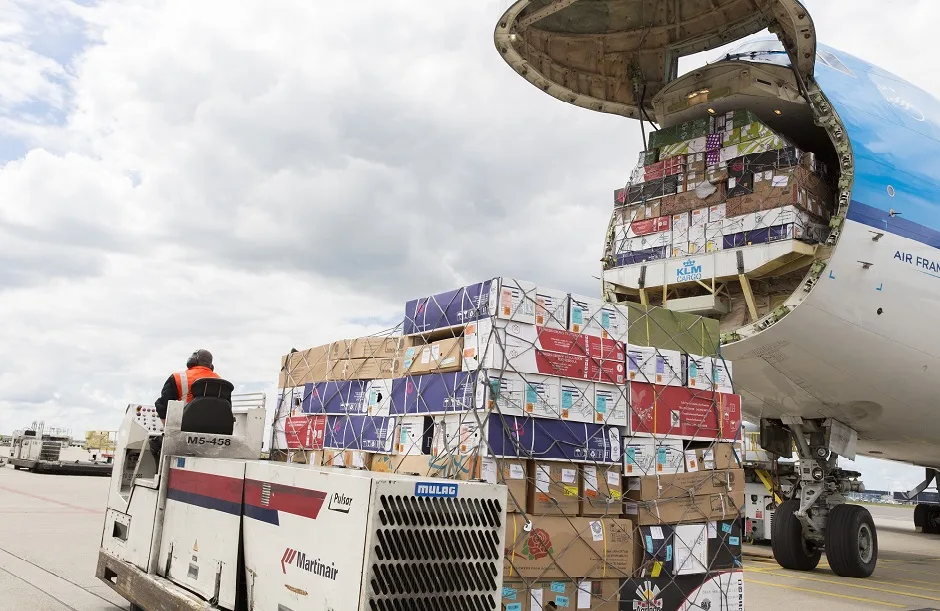 A seamless Kenya – Netherlands flower chain