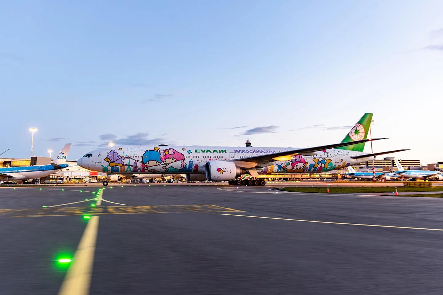 special livery hello kitty