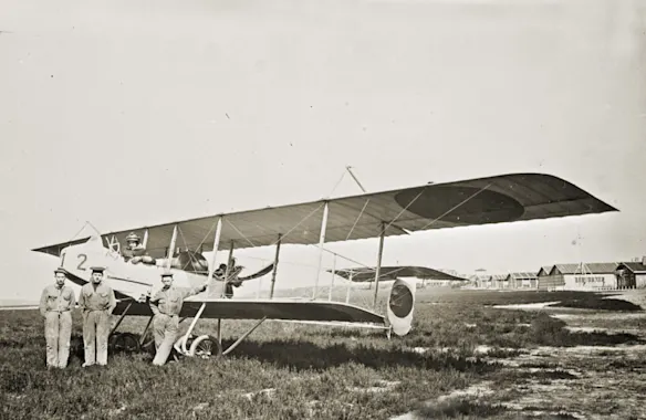 1916 This photograph from 1914 shows Lieutenant Coblijn in a HF-20 – the same type as the first aircraft to land at Schiphol – at the Soesterberg military airbase. © Photo: The Netherlands Institute of Military History