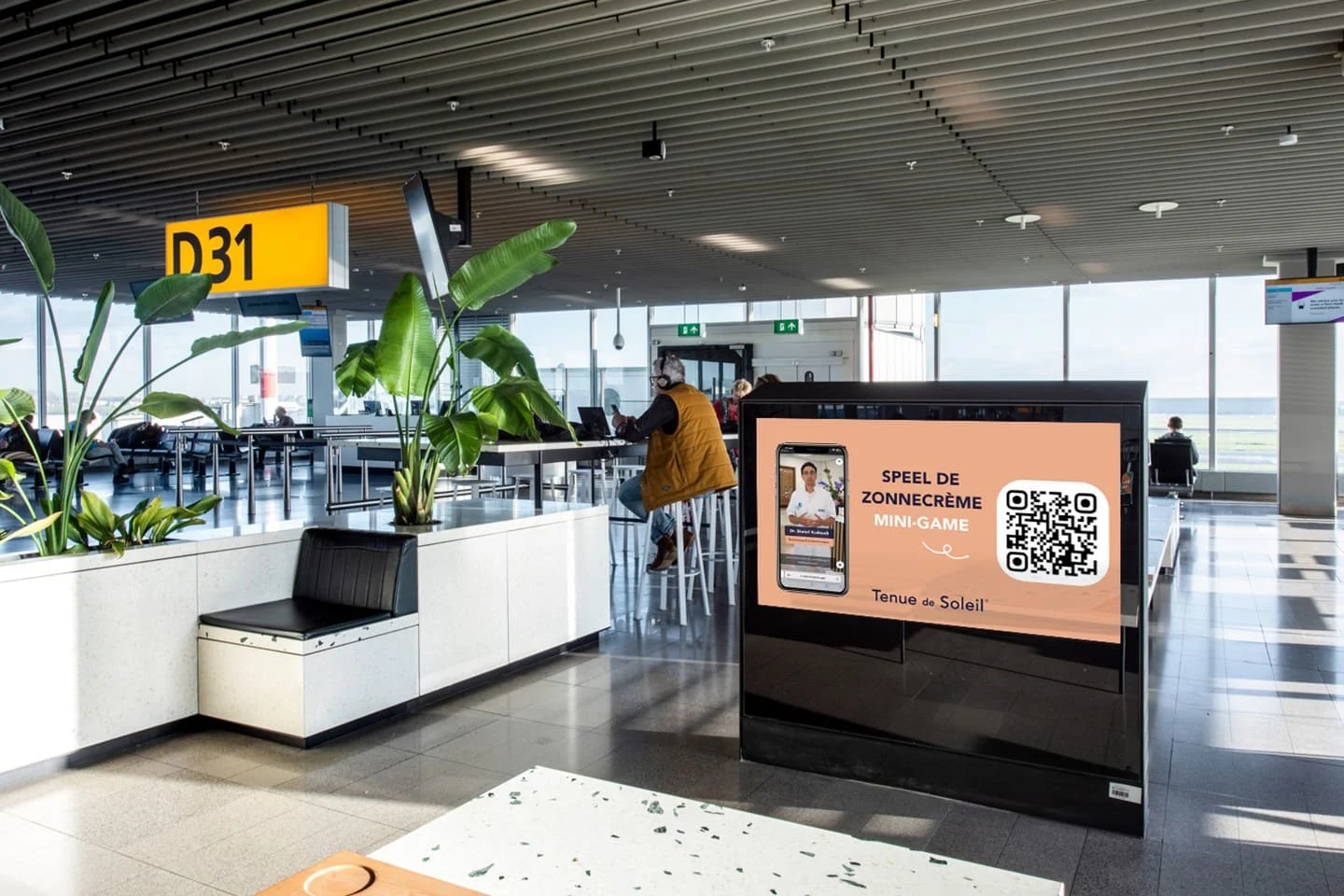 Tenue de Soleil and Schiphol