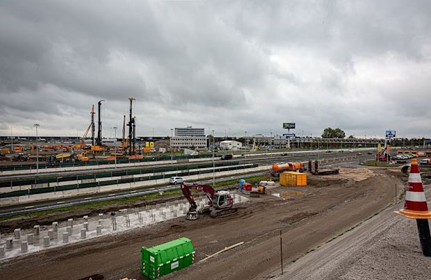 Schiphol | Construction of A4 viaduct well underway