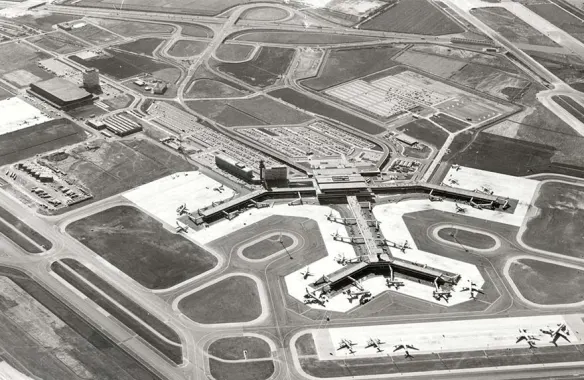 1966---Nieuw-stationsgebouw-voor-Schiphol