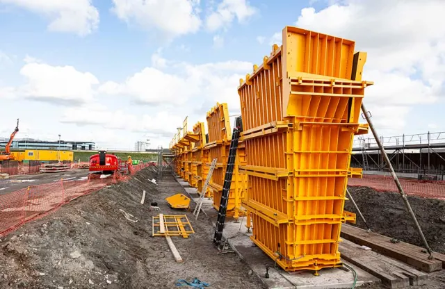 Completing Schiphol’s dual taxiway system