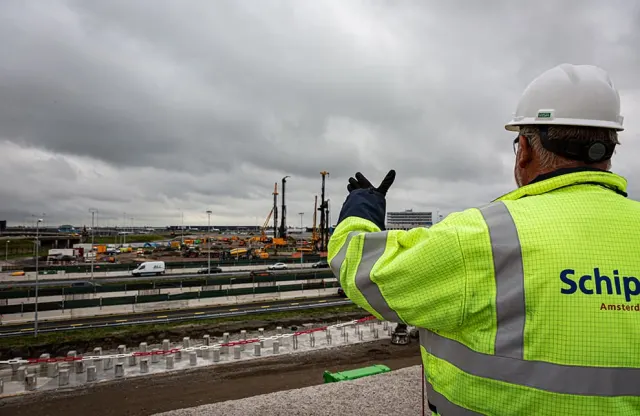 Completing Schiphol’s dual taxiway system