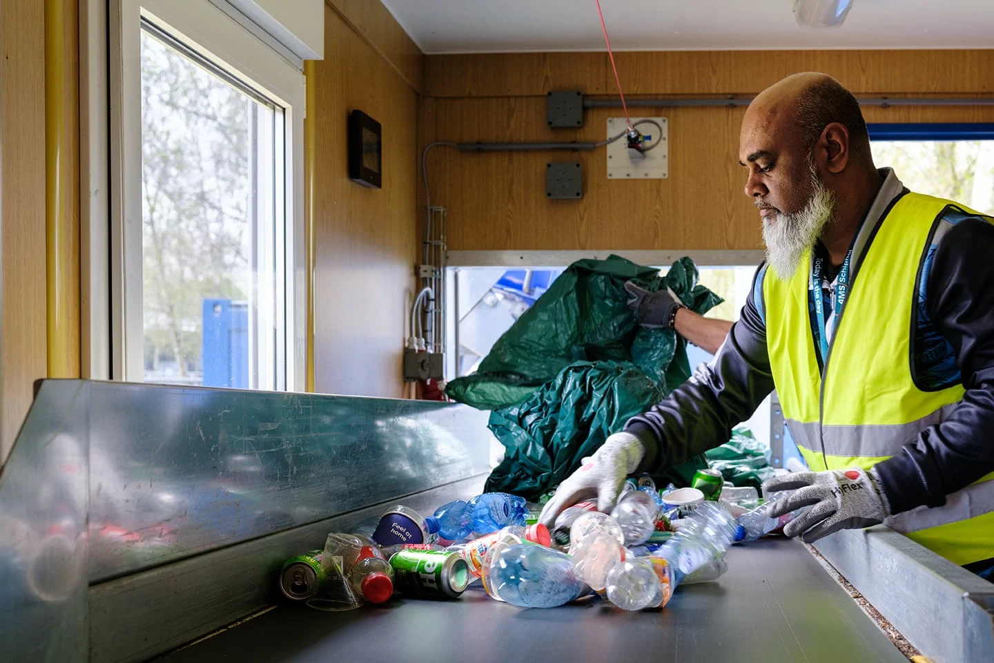 Pilot innovative new waste scanner