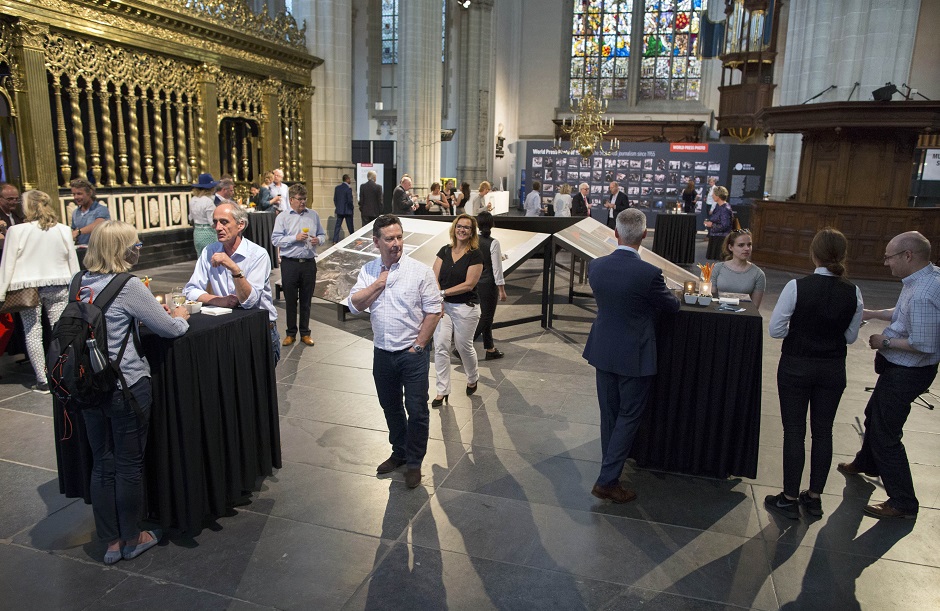 World Press Photo en Schiphol Privium 37