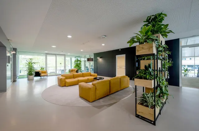Schiphol office Tristar elevator and relaxation space