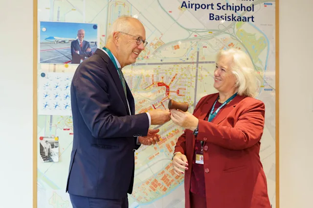Schiphol CEO Pieter van Oord and Haarlemmermeer Mayor Marianne Schuurmans swapped jobs for a day. Discover what they learned from each other.