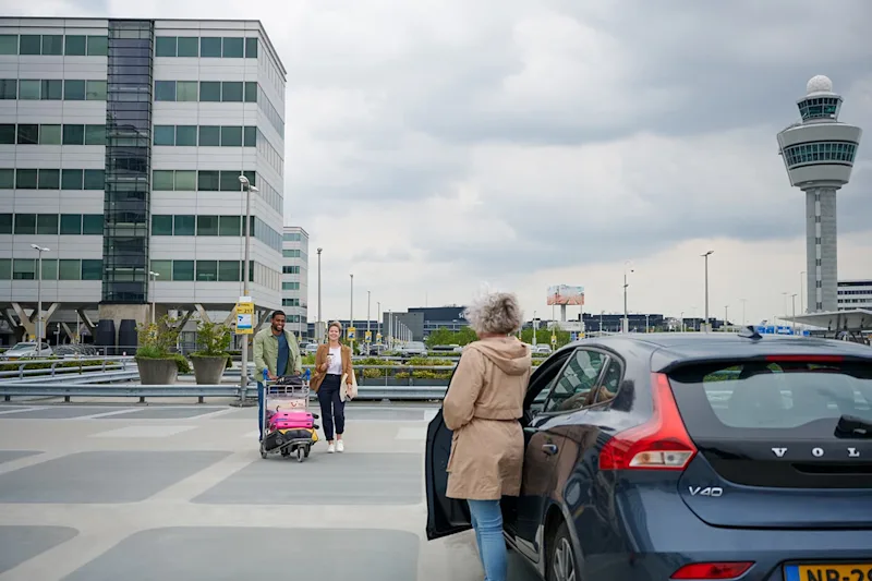 Schiphol Halen en Brengen | Kiss & Ride Zones | Schiphol
