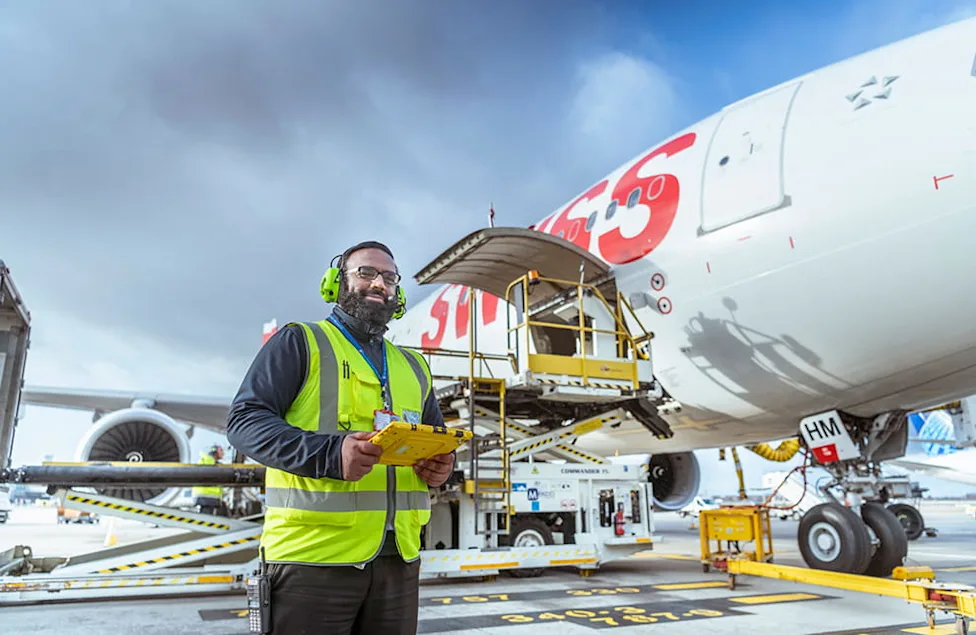 menzies schiphol deep turnaround