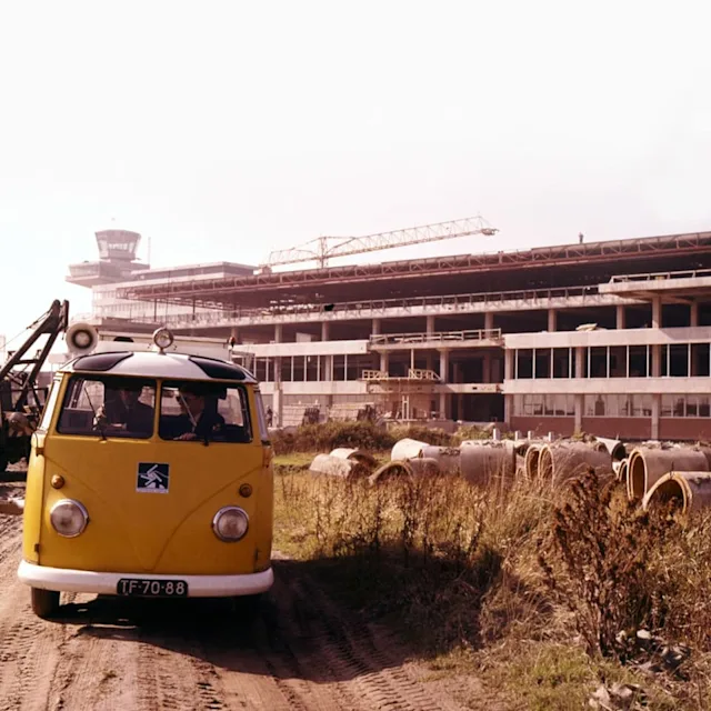 Schiphol under development