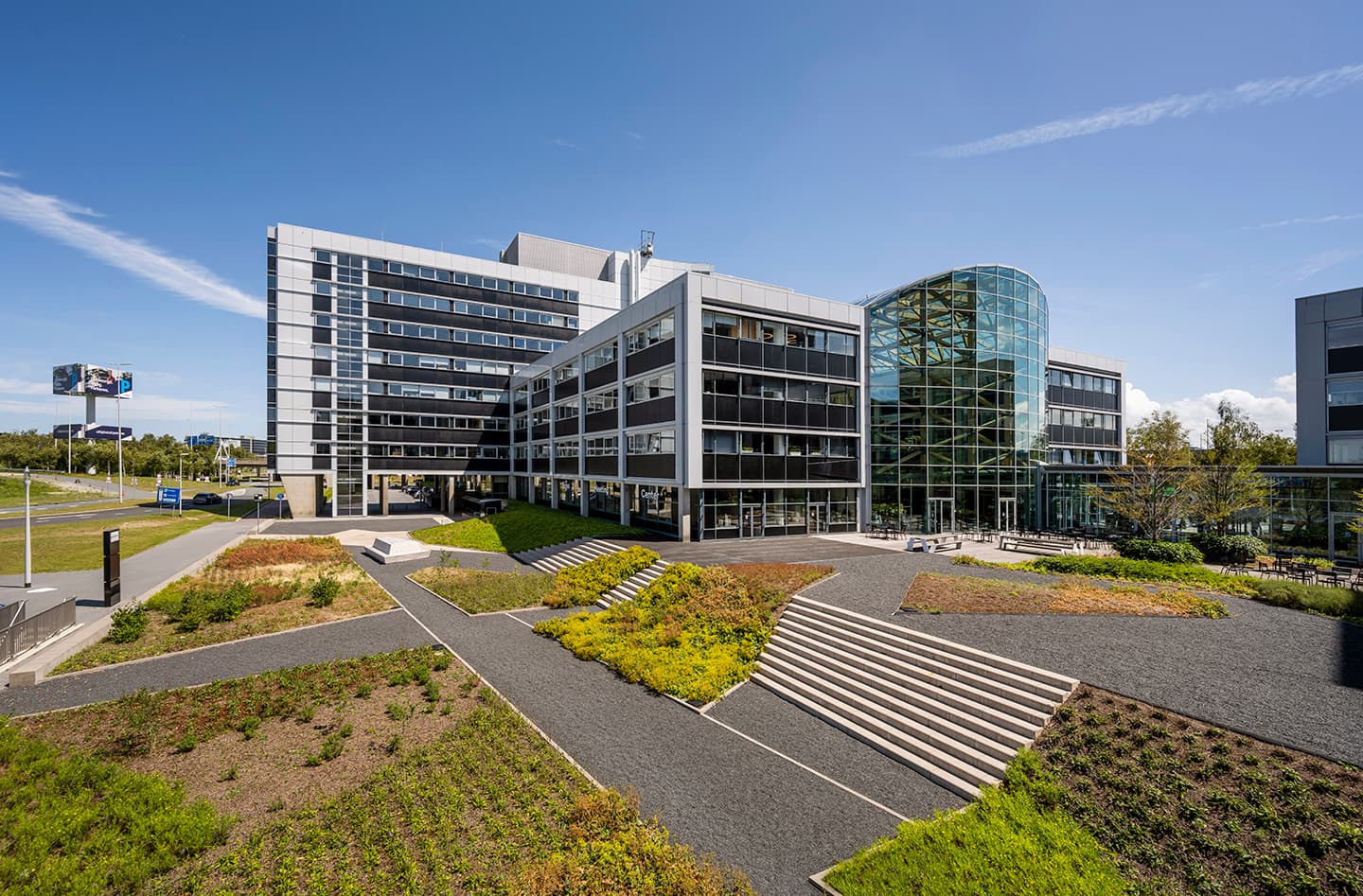 Schiphol office The Base - atrium and garden
