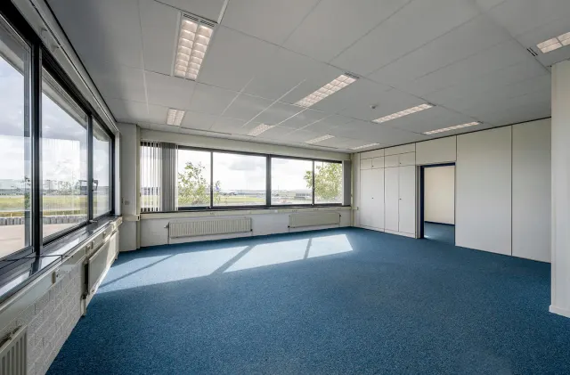 Schiphol Uiverweg kantoorruimte met uitzicht