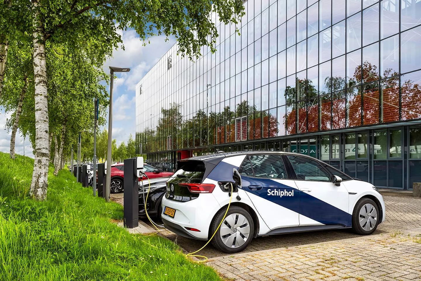 Loading electric car at Columbus