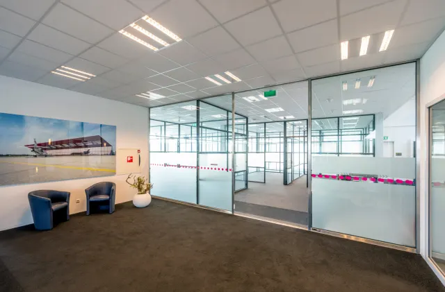 Schiphol kantoor General Aviation Terminal entree