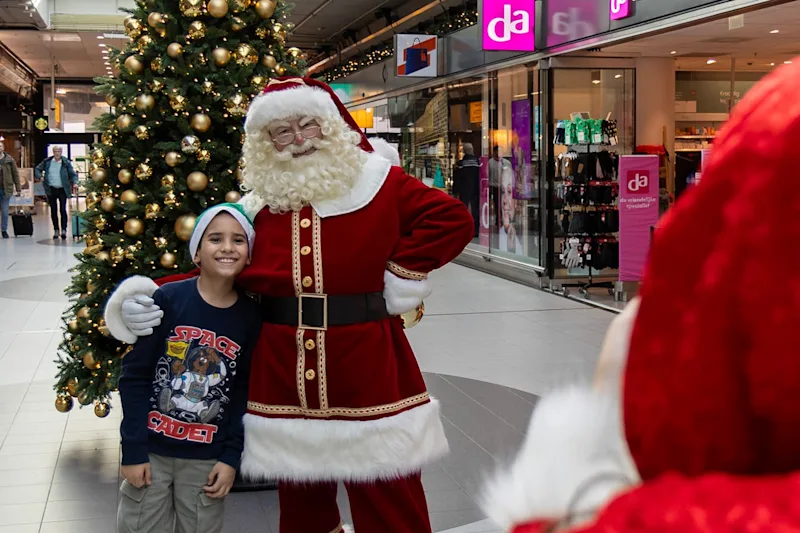 kerst25 jongen kerstman