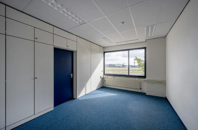 Schiphol Uiverweg small office space