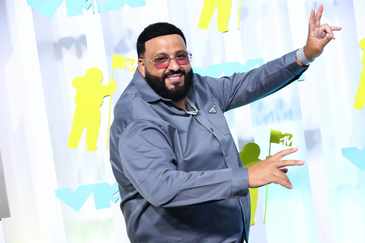 Social Media Reacts To DJ Khaled's Wardrobe Malfunction While Playing ...