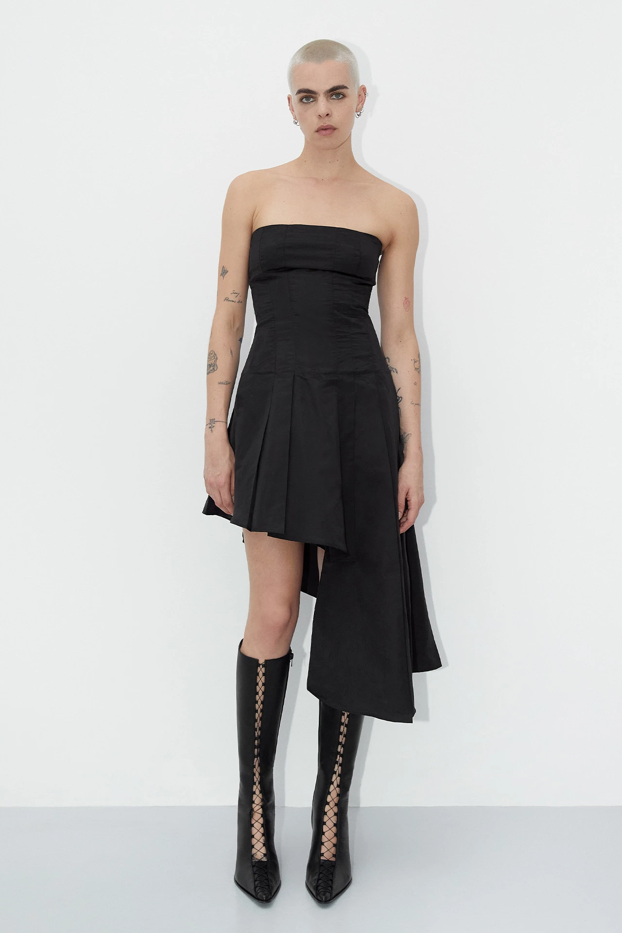 EC-Miista-Lucrezia-Black-Pleated-Dress-01