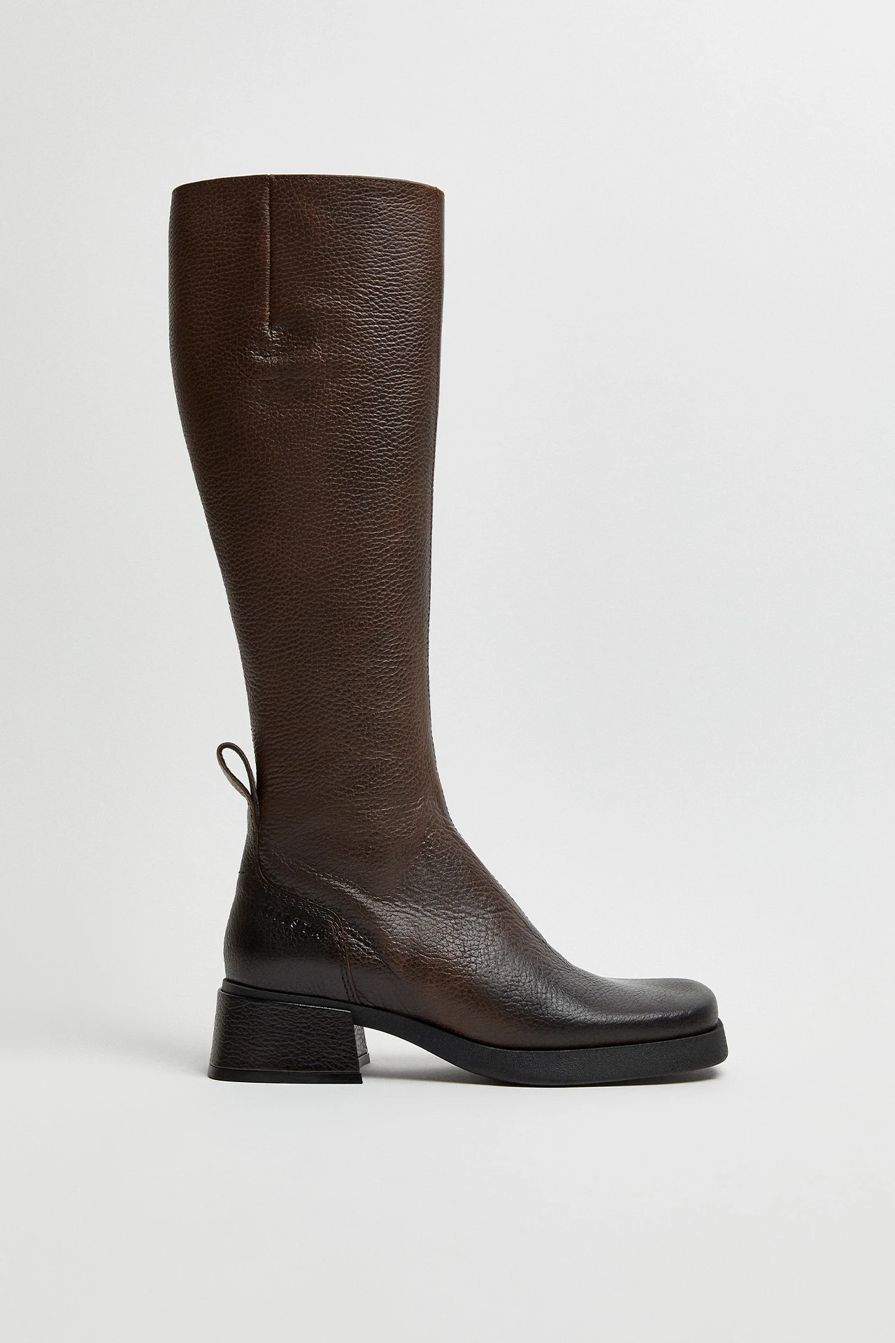 E8-Brunilhda-Brown-Caramel-Tall-Boots-01