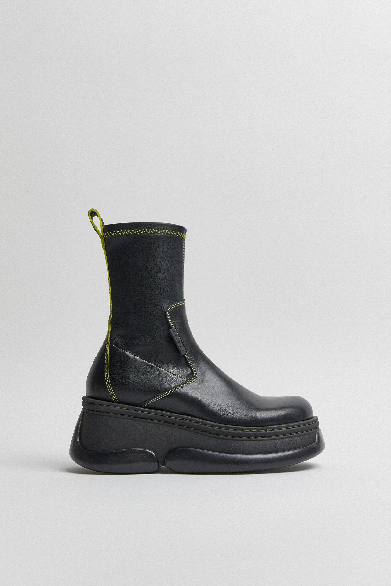 E8-kattrin-black-boots-01